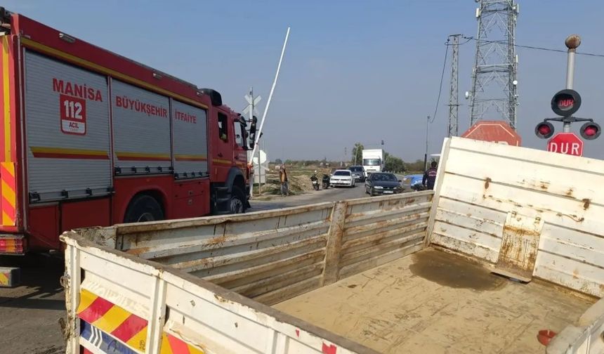 Bariyerler kapanmasına rağmen geçti!