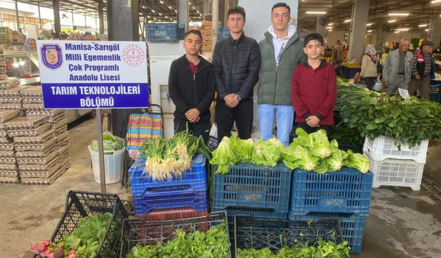 Tarım teknolojileri öğrencilerinden pazara taze sebze hamlesi