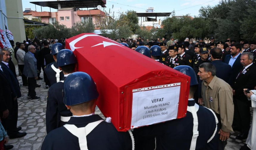 Astsubay Mustafa Yılmaz, son yolculuğuna uğurlandı