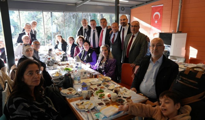 Başkan Balaban, 24 Kasım’da öğretmenleri yalnız bırakmadı