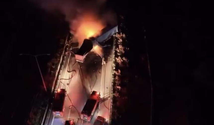 Manisa’da tır kazası yangına dönüştü: 2 kişi yaralı