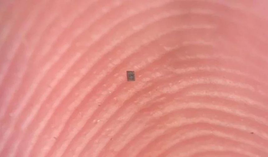 Bir kum tanesinden daha küçük robot üretildi