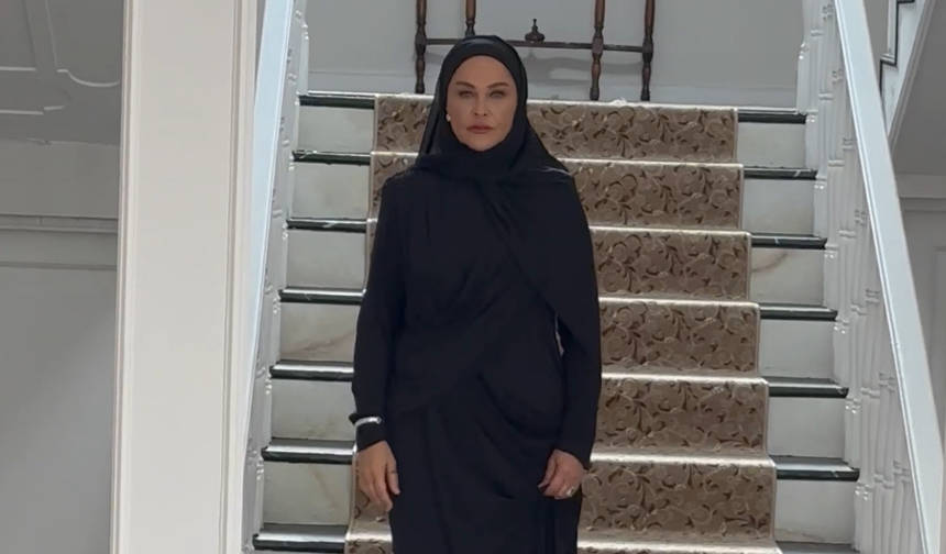Hülya Avşar ''Aynı Yağmur Altında'' dizisinde tesettürlü bir rolde karşımıza çıkacak