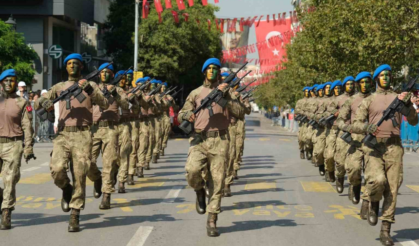 3 bin 559 Er Manisa’da komando beresini takıp ant içti