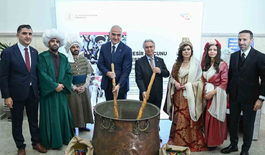 Kültür ve Turizm Bakanı Ersoy, Ankara'da Mesir Macunu kardı