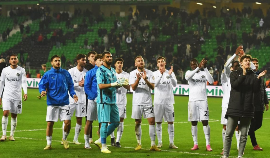 Manisa FK, Sakarya'da 3 puanı 2 golle aldı