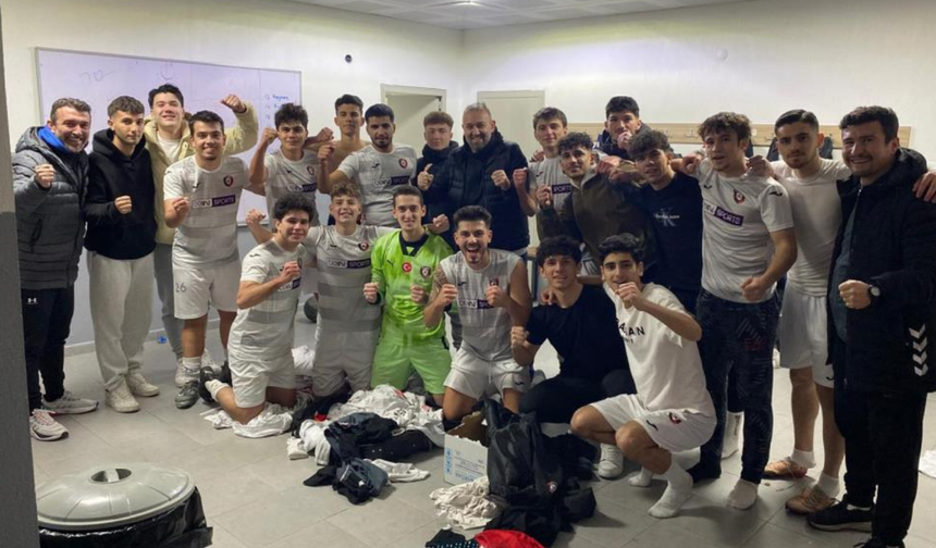 Karaköyspor 5'te 5 yaparak zirvedeki yerini korudu