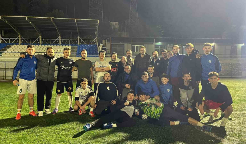 Gördes Engelliler Derneği’nden Altıntaş Spor’a moral ziyareti