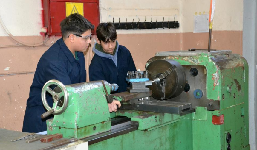 Savunma sanayinin geleceği Manisa’da şekilleniyor