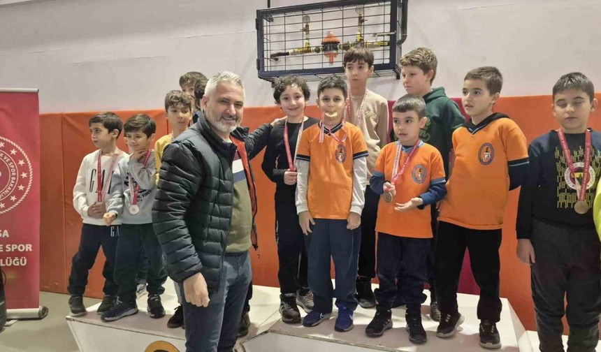 Salihli'de Gazeteciler Günü satranç turnuvasıyla kutlandı