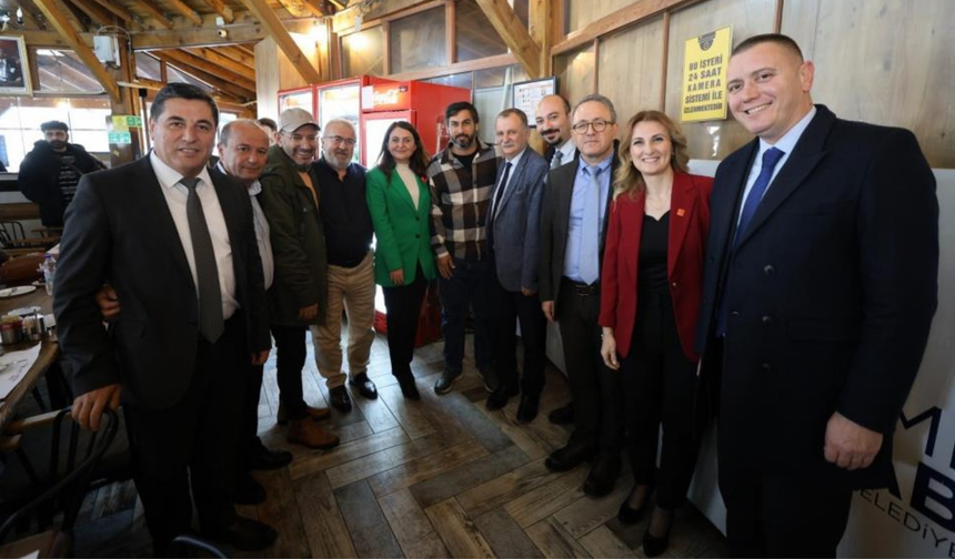 Yunusemre Belediye Başkanı Balaban gazetecileri ağırladı