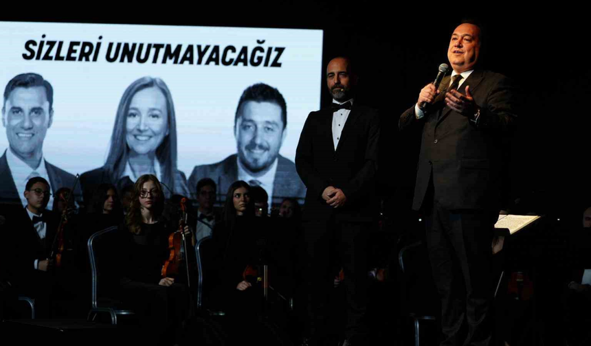 Manisa Gençlik Senfoni Orkestrası ilk konserinde salonları doldurdu