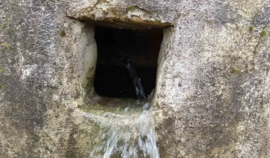 Selendi’de kuruyan çeşmeler yeniden hayat buldu