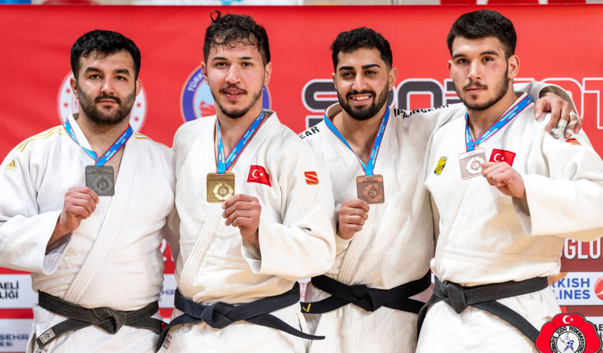 Yunusemre'nin judocuları Kocaeli'de gurur yaşattı