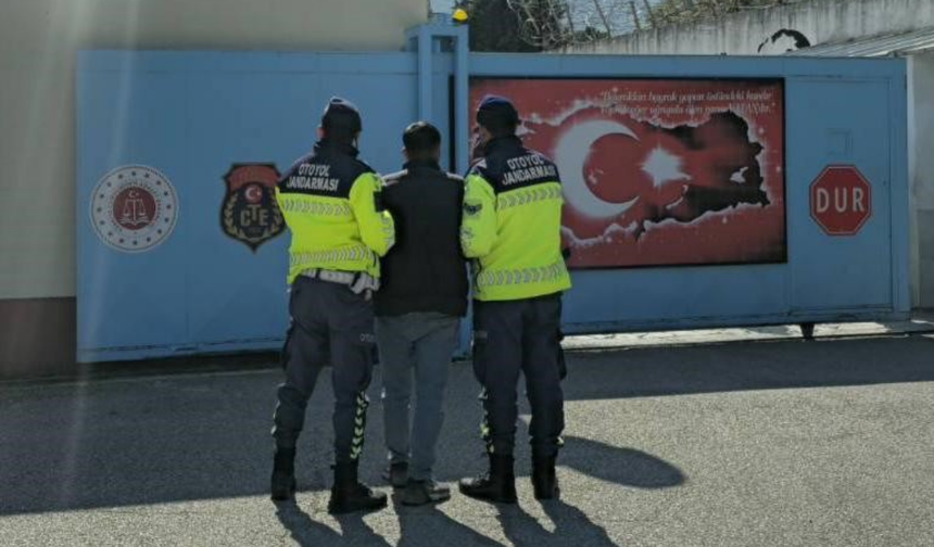 21 yıl 18 ay hapis cezası olan şahıs Turgutlu'da yakalandı