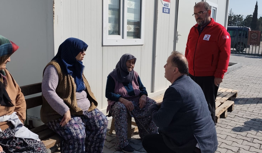 Gördesli öğrencilerden depremzede ailelere Ramazan desteği