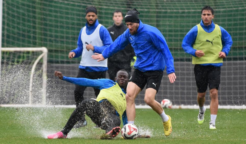 Manisa FK, Adana Demirspor maçı hazırlıklarını sürdürüyor