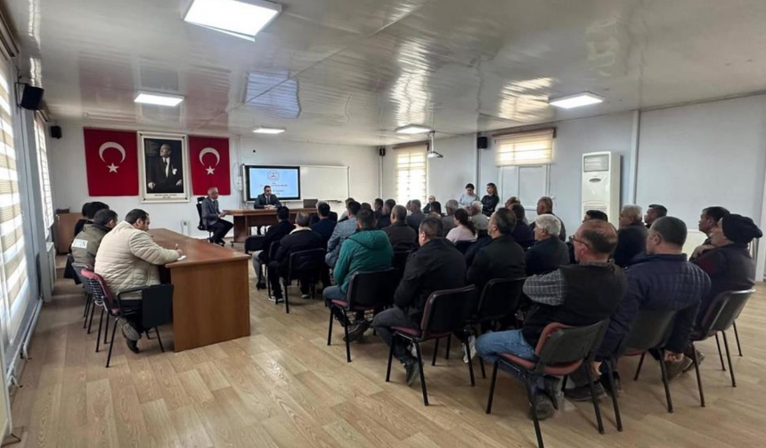 Sarıgöl muhtarları kaymakamlıkta bir araya gelerek sorunları aktardı