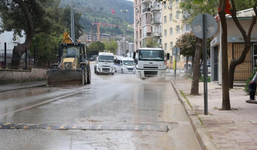 Şehzadeler’de kentsel dönüşüm bölgesinde temizlik seferberliği