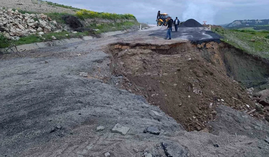 Selendi-Kula yolu yeniden trafiğe kapatıldı