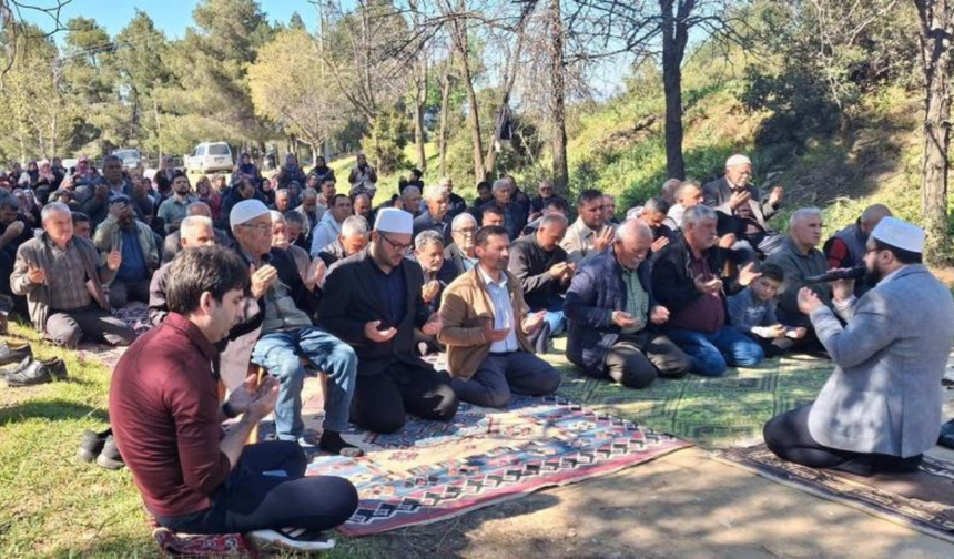 Manisa'da yağışlar bereket getirdi, mahalle halkı şükür duasında buluştu