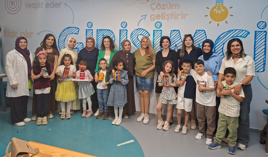 Bilim Yunusemre’de Anneler Günü renkli etkinliklerle kutlandı