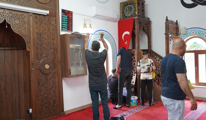 Yunusemre'de ibadethaneler bayrama hazırlanıyor