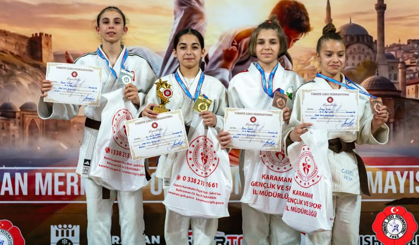 Yunusemreli minik judocular Türkiye Şampiyonası'nda çifte madalya ile döndü