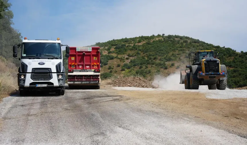Turgutlu'da yol seferberliği sürüyor! Başkan Akın çalışmaları yerinde inceledi