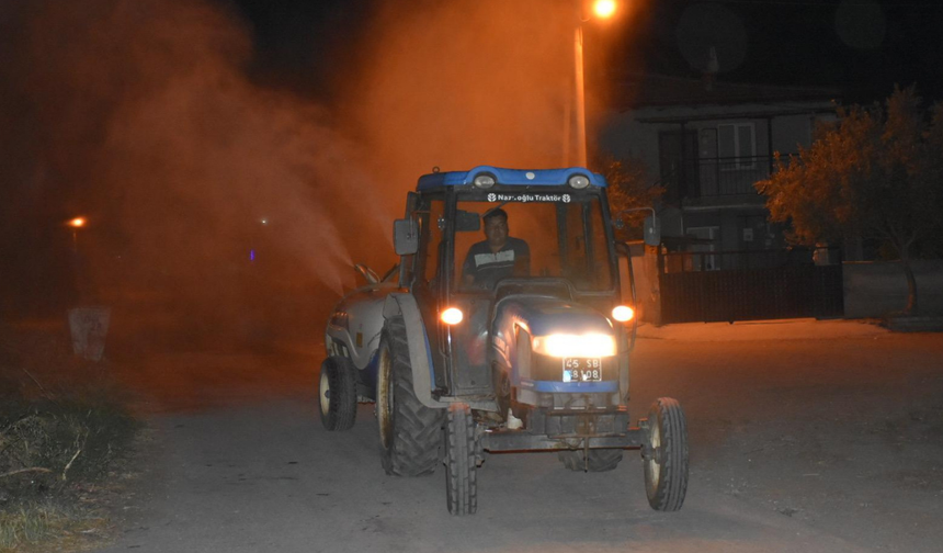 Salihli’de sinek yoğunluğuna karşı ilaçlama çalışmaları yoğunlaştırıldı