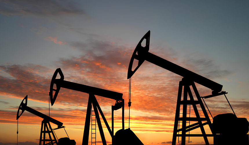 Petrol piyasasında hareketli gün: Hürmüz Boğazı ve OPEC kararları fiyatları baskılıyor