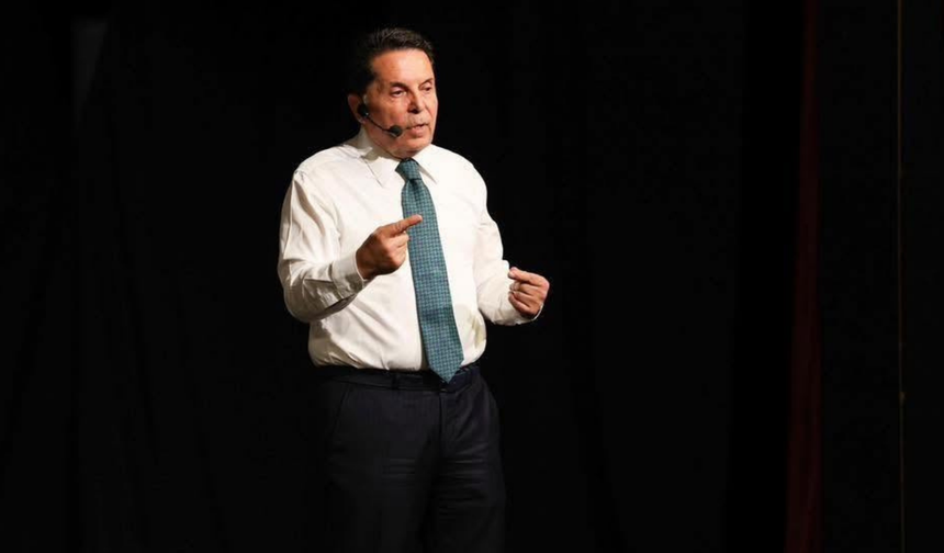 Prof. Dr. Ahmet Özer Manisa'da barış dilinde hukuk ve demokrasiyi anlattı