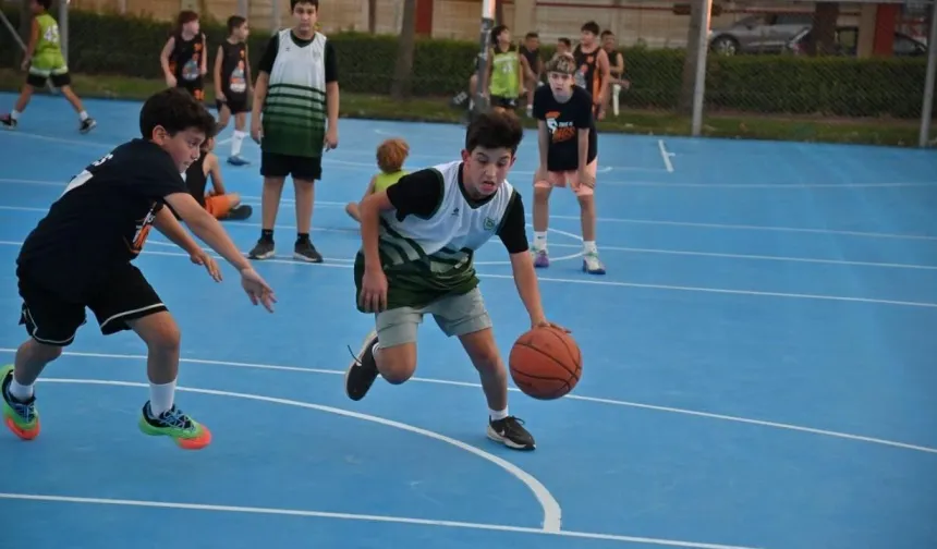 Manisa’da sokak basketbolunda 46 takım mücadele etti