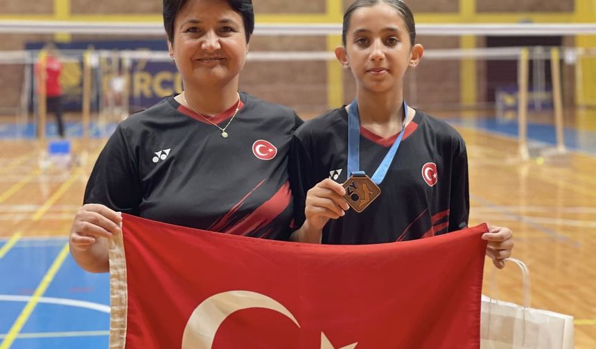 Yunusemre’nin genç badmintoncusundan Zagreb’de bronz madalya!