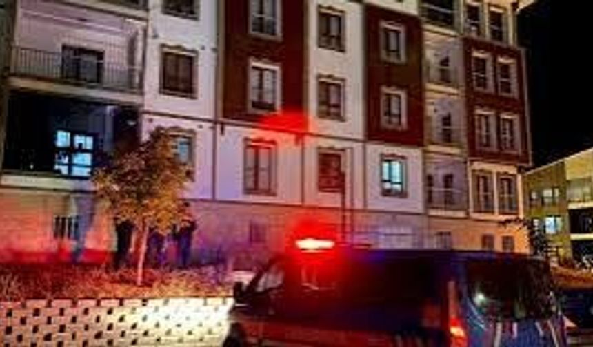 Manisa’da 17 yaşındaki genç kız üçüncü kattan düştü