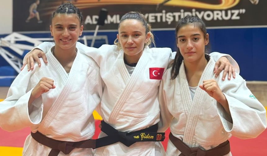 Yunusemre Belediyespor'un judocularından Türkiye şampiyonluğu
