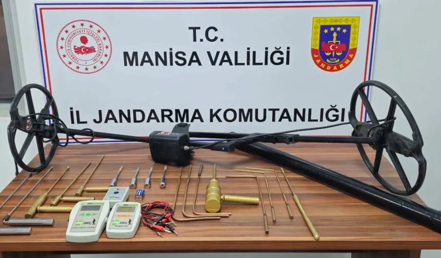 Manisa’da kaçak define arayışına jandarma engeli! 5 kişi yakalandı