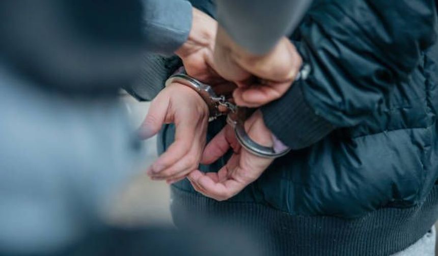 Sarıgöl'de düğün eğlencesi kanlı bitti: 18 yaşındaki arkadaşını öldüren zanlı tutuklandı!