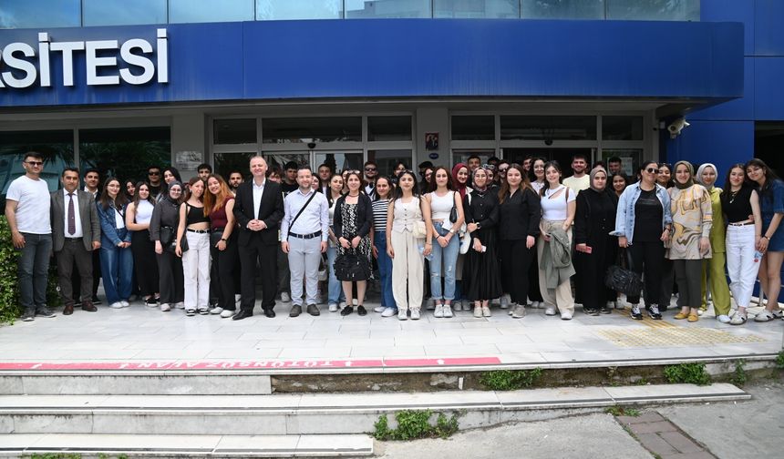 Büyükşehir’den üniversite tanıtım gezisiyle öğrencilere kariyer desteği