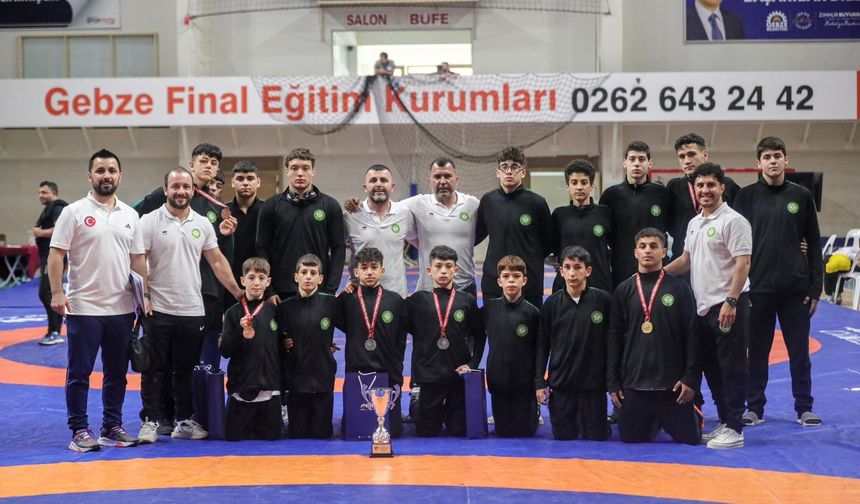Manisalı Güreşçilerden U15 Türkiye şampiyonası’nda 7 madalya