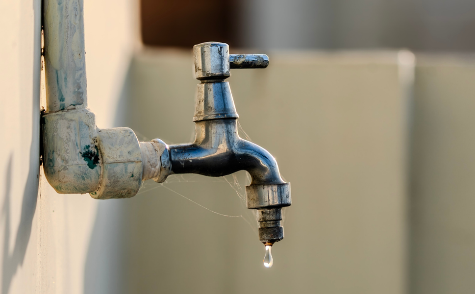 Boru patlağı Yunusemre'yi vurdu: İki mahalle susuz kaldı