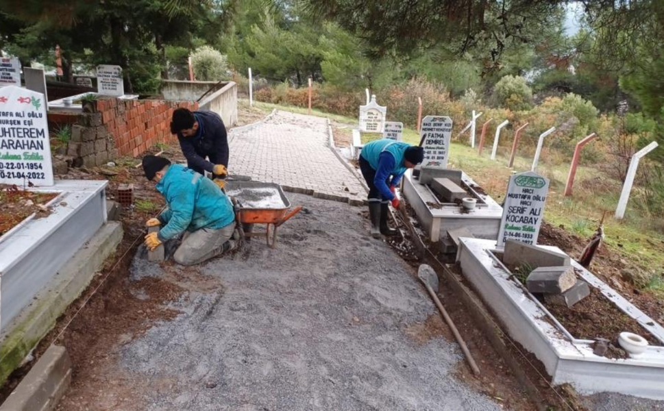 Manisa Büyükşehir'den mezarlıklara kapsamlı bakım