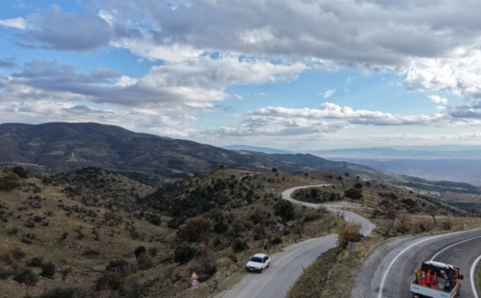 AK Partili Baybatur duyurdu: Kula–Alaşehir yolunda imzalar atıldı