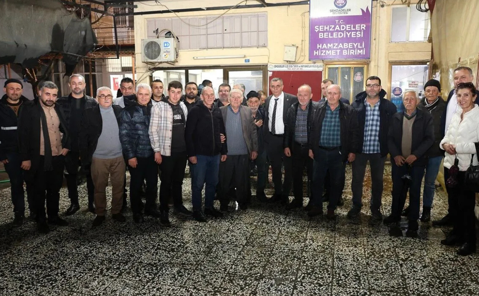 Hakan Şimşek Şehzadeler’de mahalle ziyaretlerini sürdürüyor