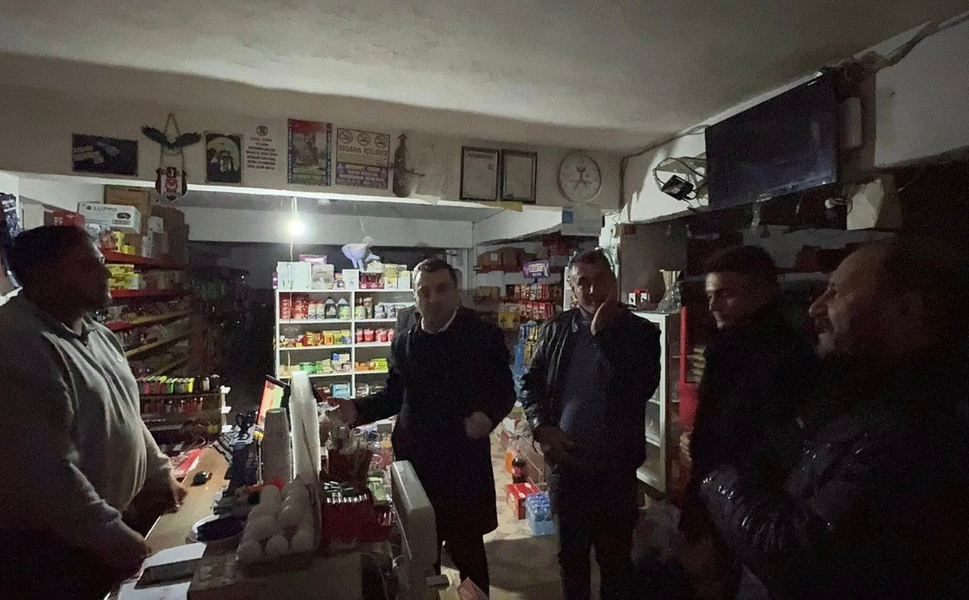 Saruhanlı'da bitmeyen elektrik kesintileri vatandaşı isyan ettirdi