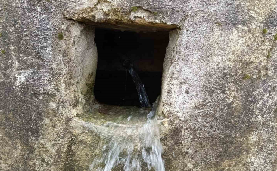 Selendi’de kuruyan çeşmeler yeniden hayat buldu