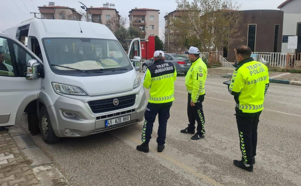 Sarıgöl’de öğrenci servislerine kapsamlı denetim
