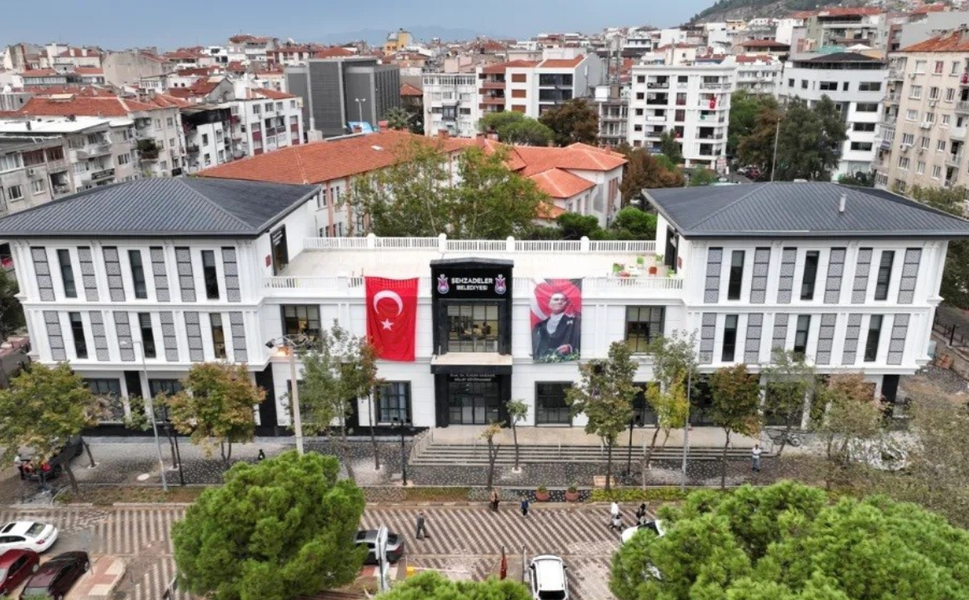 Şehzadeler Gençlik Evi Kütüphanesi’nde yeni hizmet: Sesli çalışma salonu açılıyor