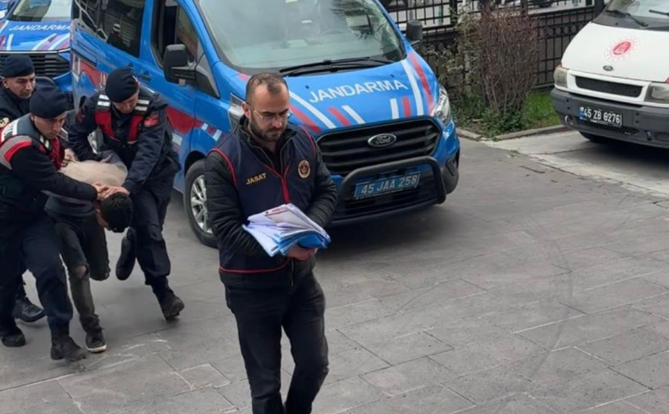 Manisa’da 4 aile ferdini katleden zanlı adliyeye sevk edildi