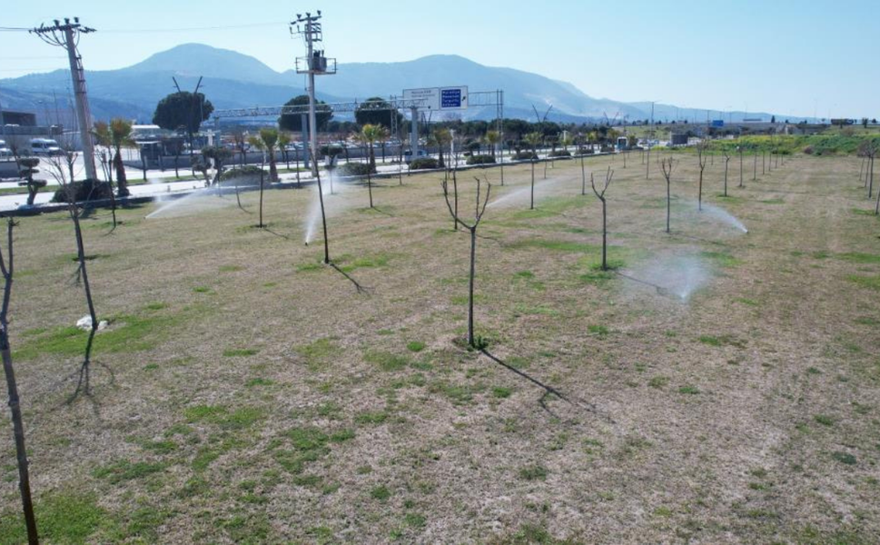 Manisa'da yeşil alanlarda akıllı sulama dönemi başladı